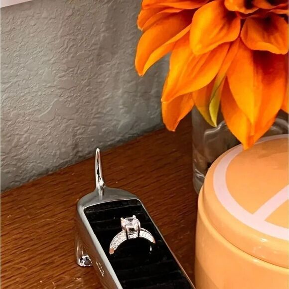 NWOT Silver Size 7 Gorgeous Ring with lots of bling, - Picture 12 of 12